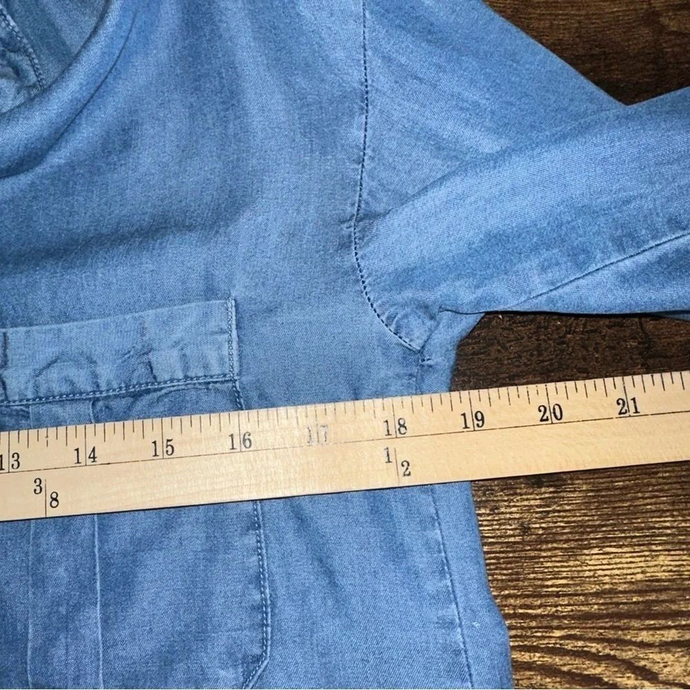 Haute Monde Top Womens Small Blue Chambray Collared Relaxed Fit Shirt Feminine